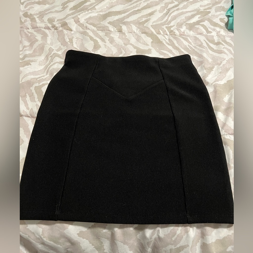Forever 21 black skirt